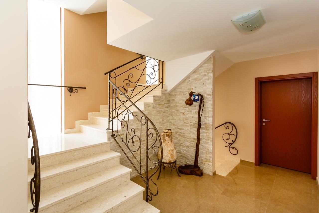 Villa Aria Malinska Exterior photo