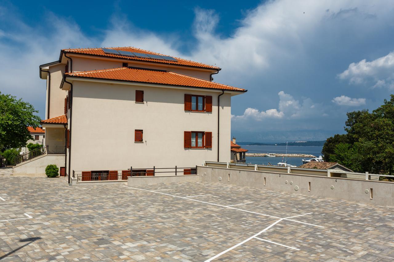Villa Aria Malinska Exterior photo