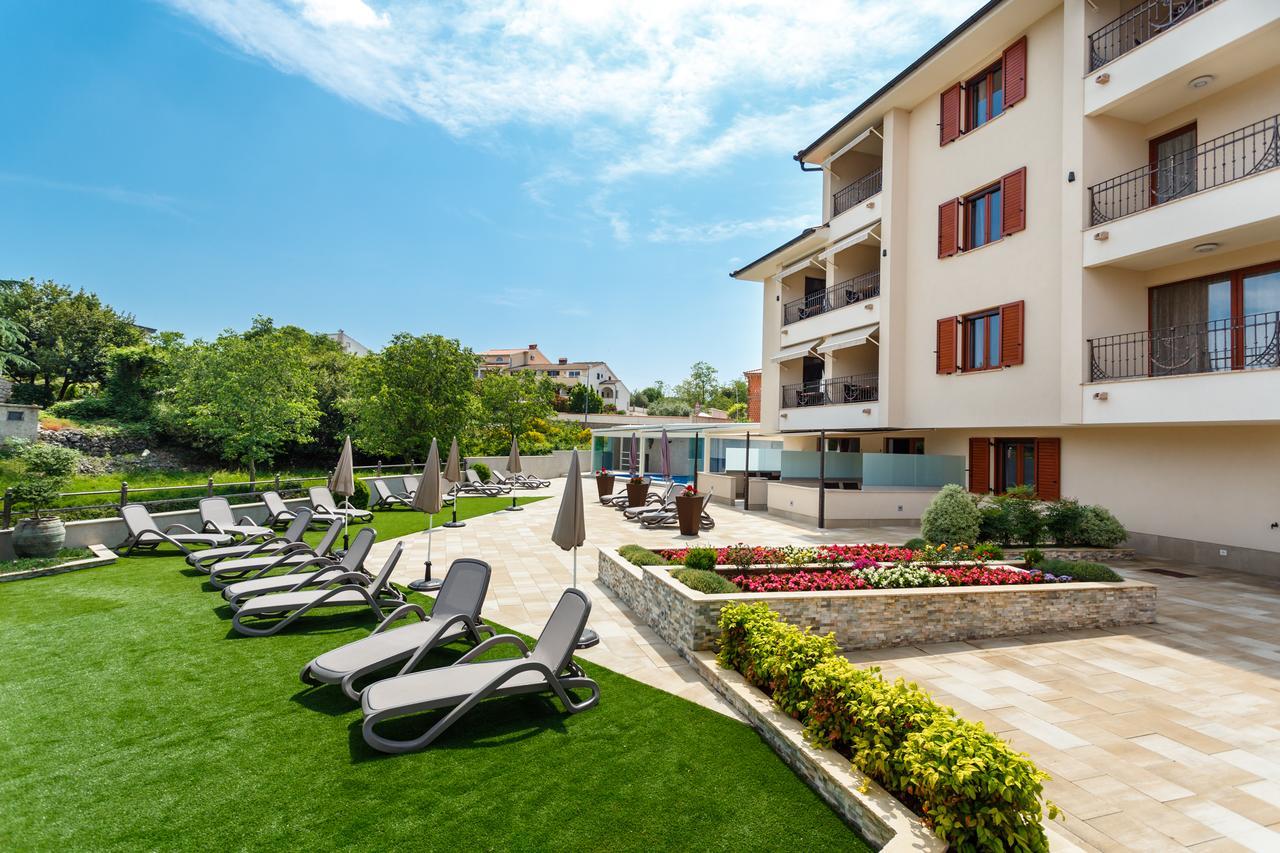 Villa Aria Malinska Exterior photo